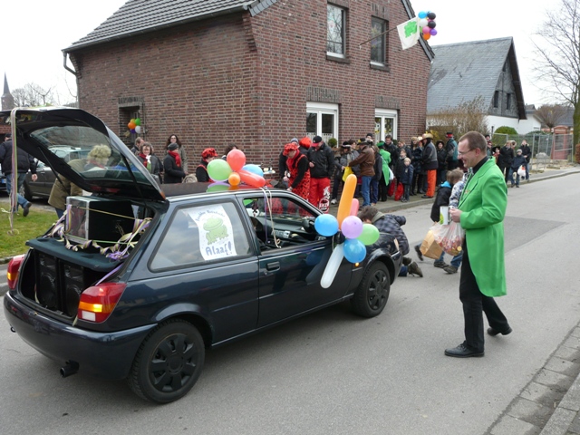 Karneval Umzug Horst 2012-0062.JPG